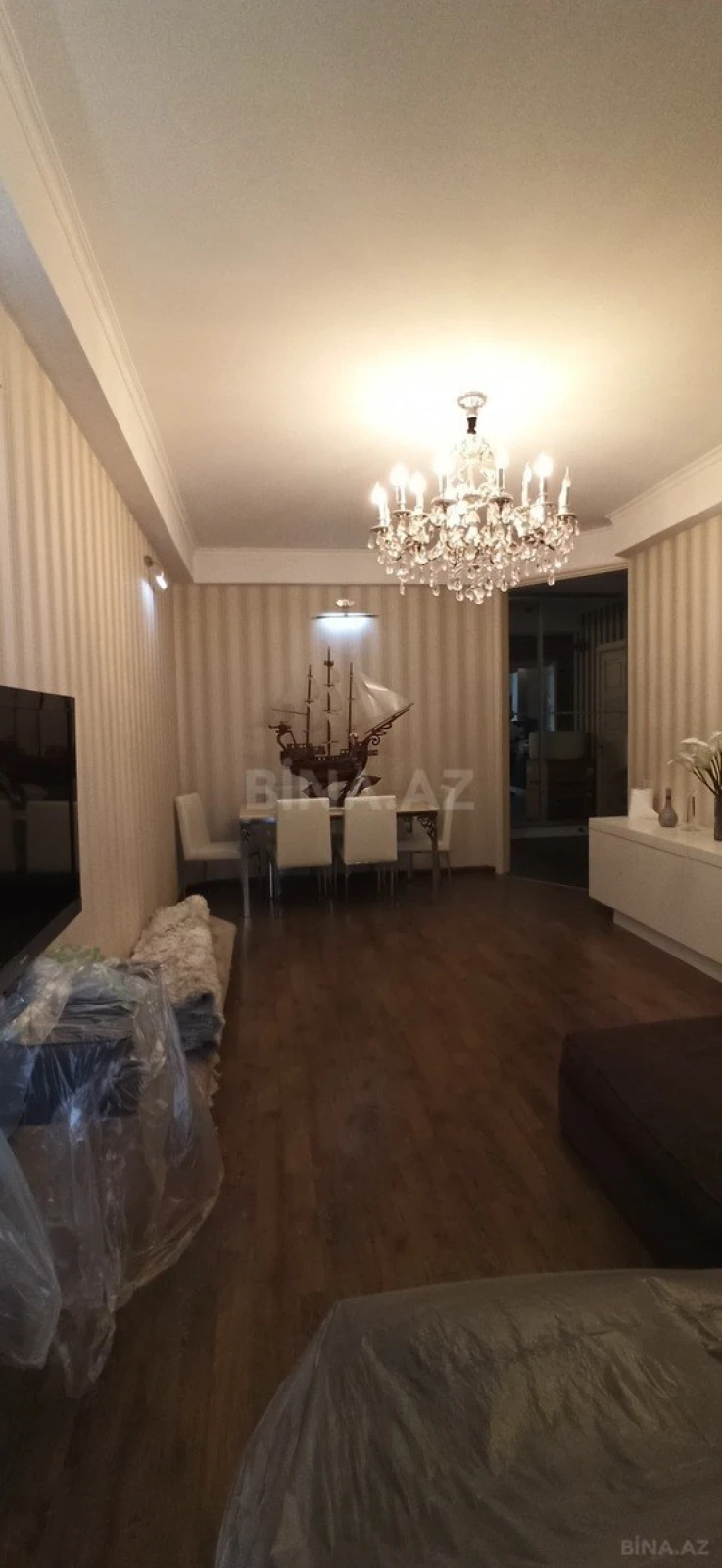 Satılır 2 otaqlı mənzil 96 m²