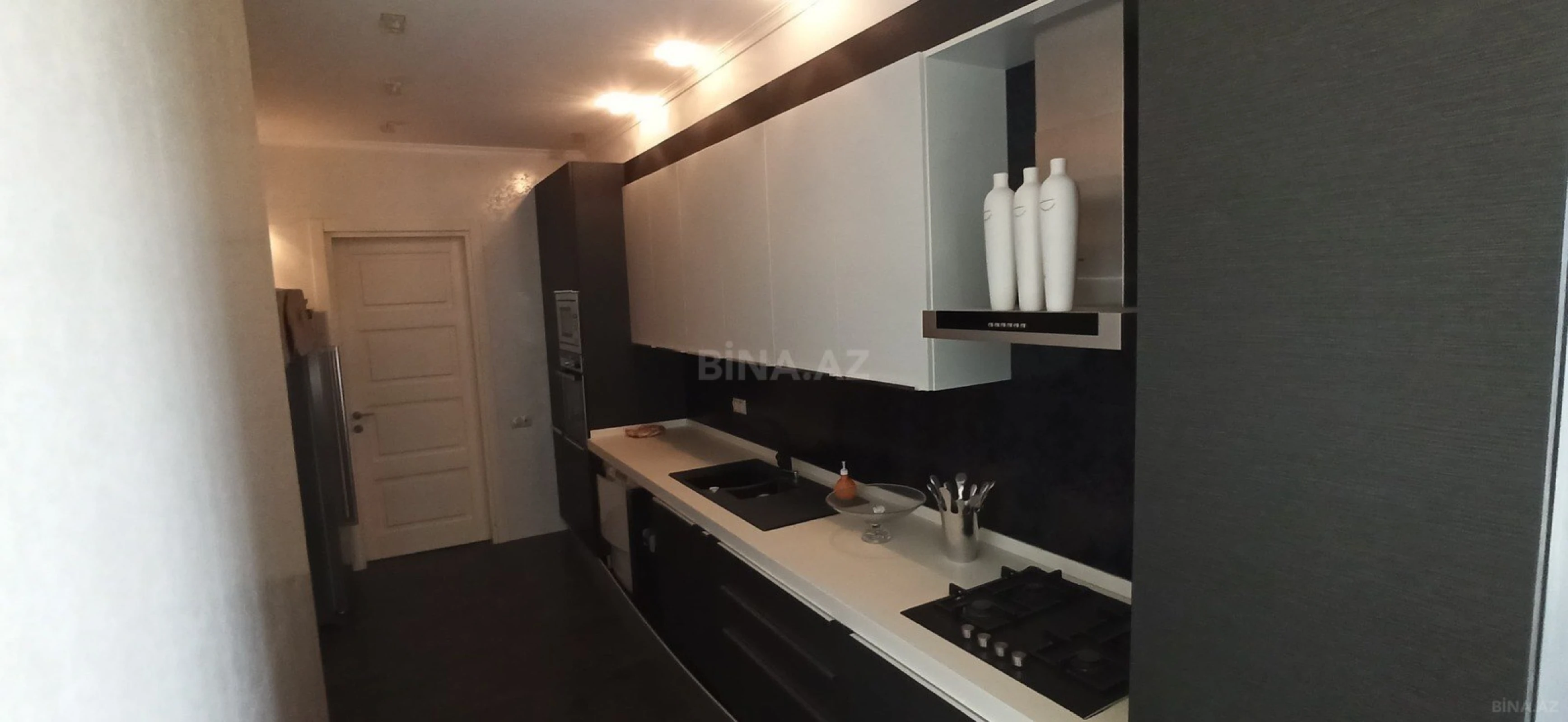 Satılır 2 otaqlı mənzil 96 m²