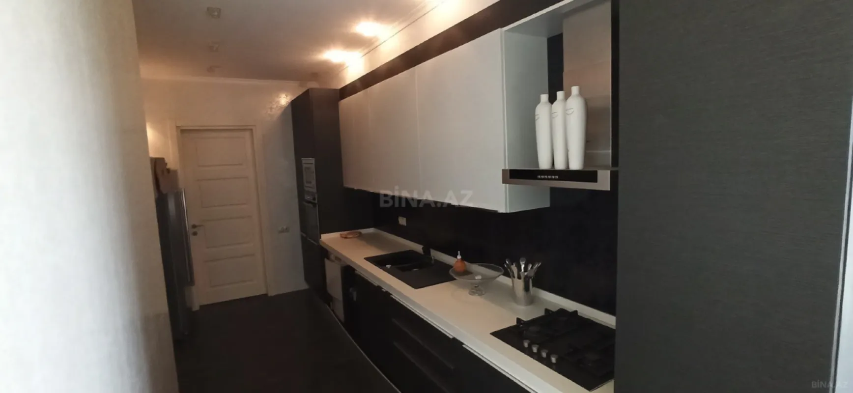 Satılır 2 otaqlı mənzil 96 m²