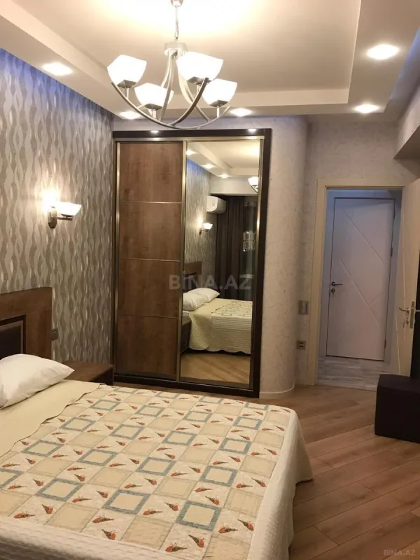 Satılır 2 otaqlı mənzil 78 m²