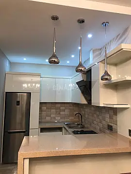 Satılır 2 otaqlı mənzil 78 m²