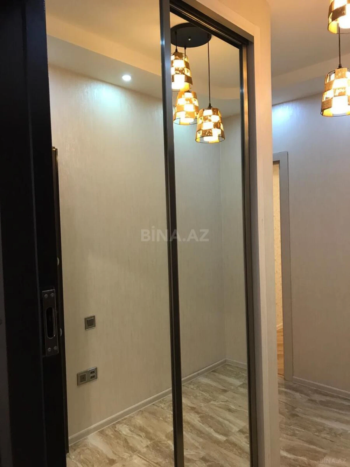 Satılır 2 otaqlı mənzil 78 m²
