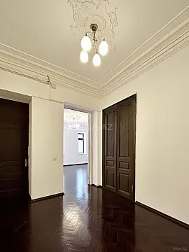 Kirayə verilir 4 otaqlı ofis 160 m²