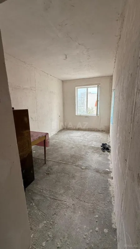 Satılır 4 otaqlı mənzil 110 m²