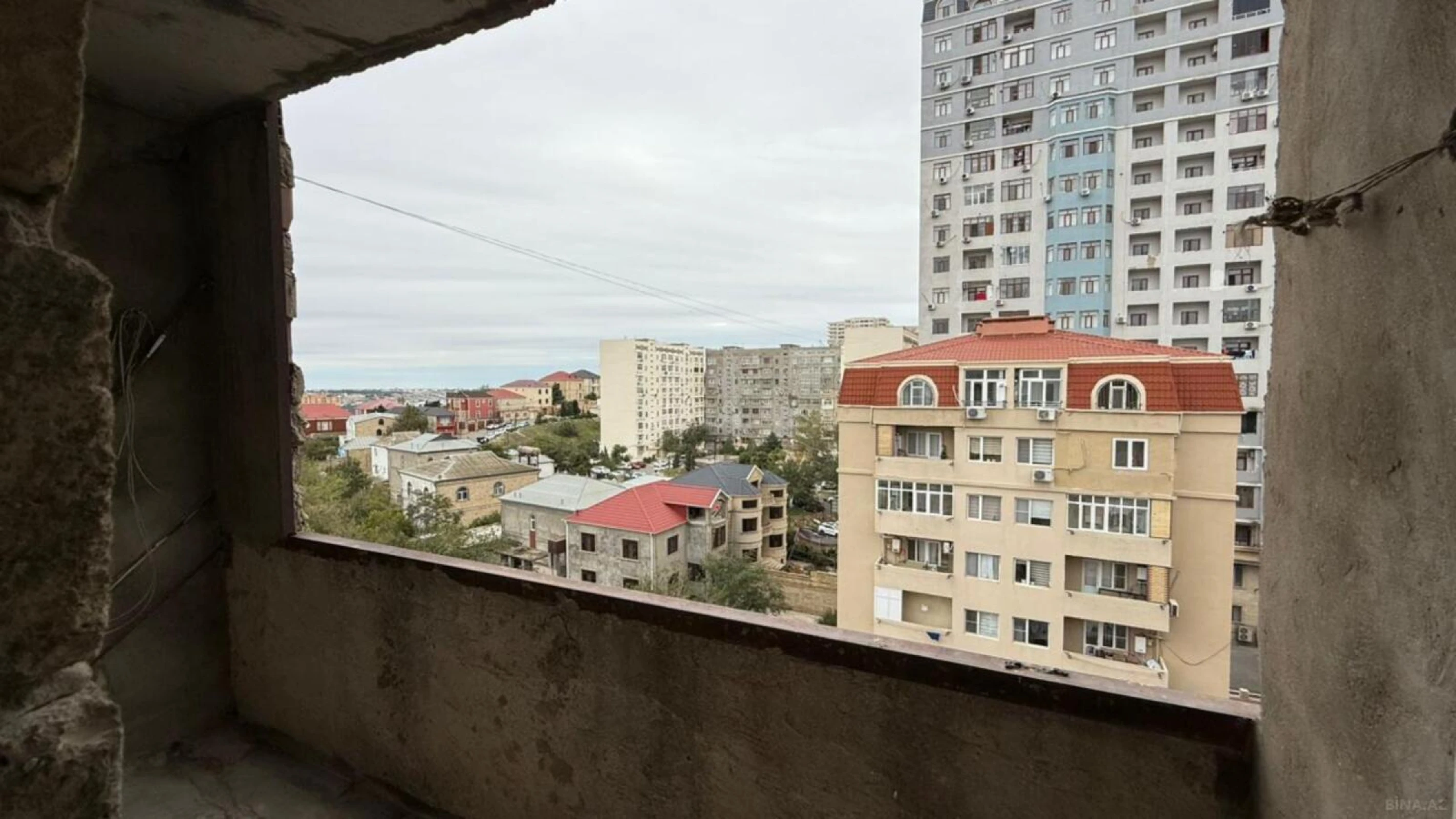 Satılır 4 otaqlı mənzil 110 m²