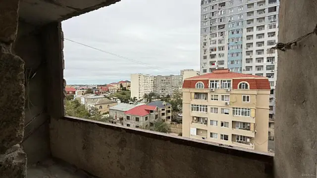 Satılır 4 otaqlı mənzil 110 m²