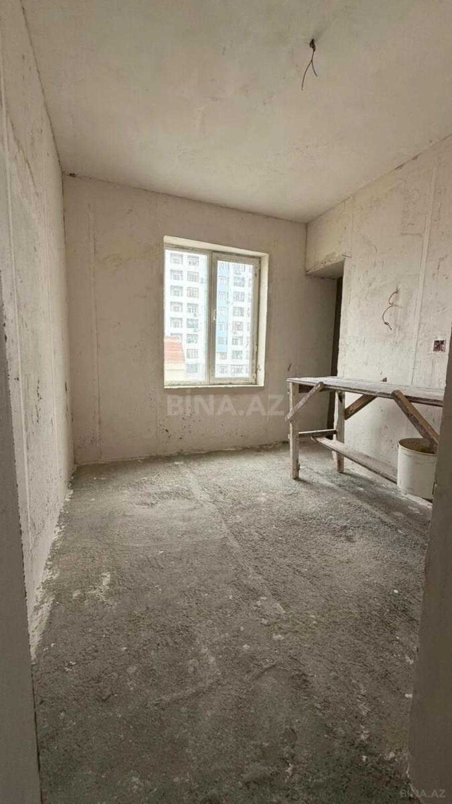 Satılır 4 otaqlı mənzil 110 m²