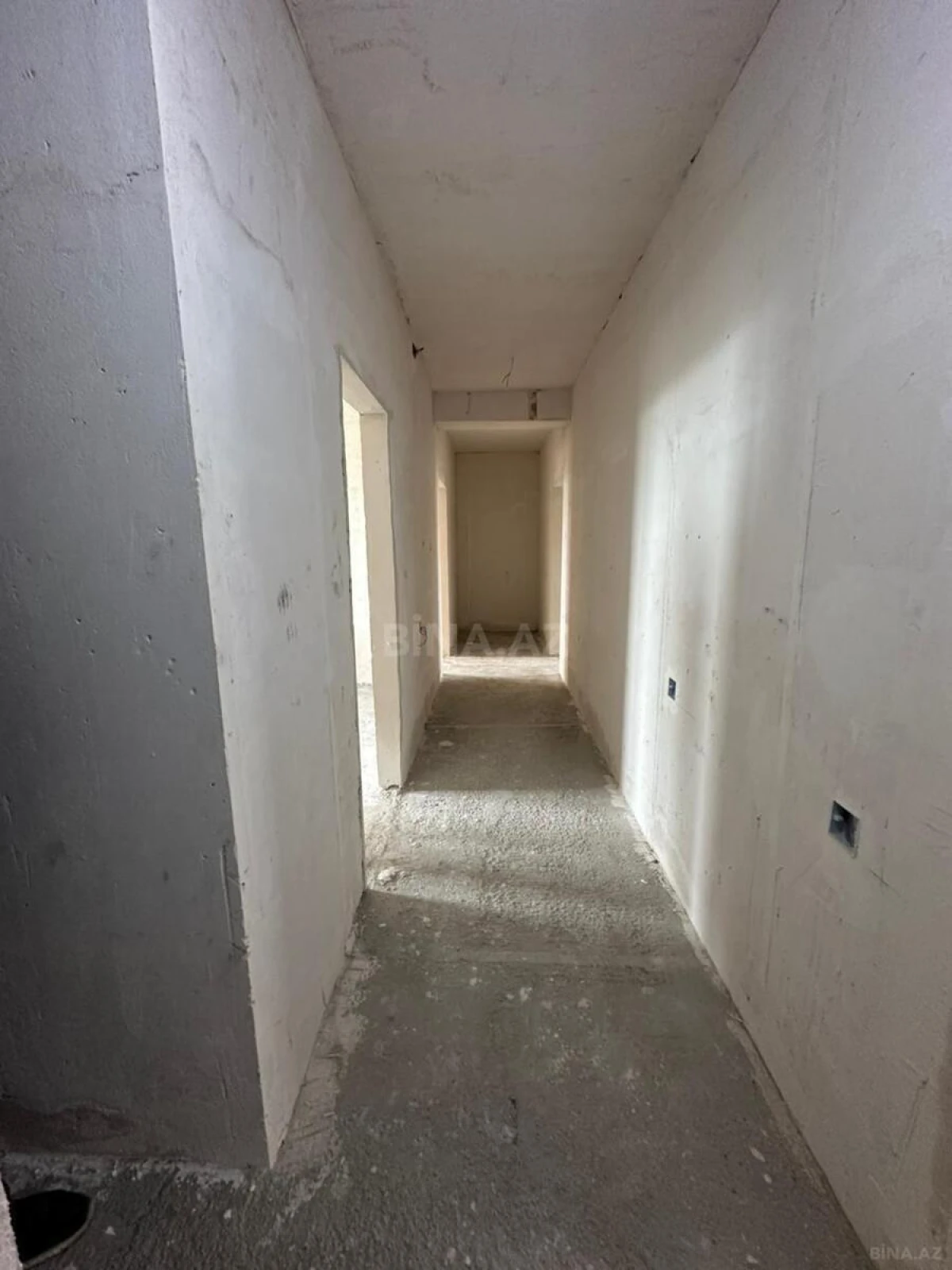 Satılır 4 otaqlı mənzil 110 m²
