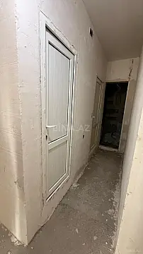 Satılır 4 otaqlı mənzil 110 m²