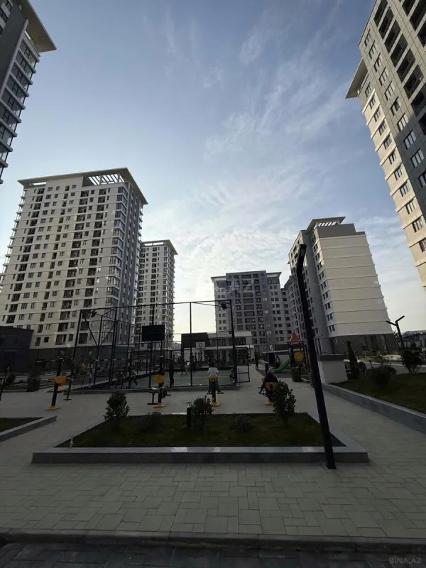 Satılır 3 otaqlı mənzil 105.5 m²