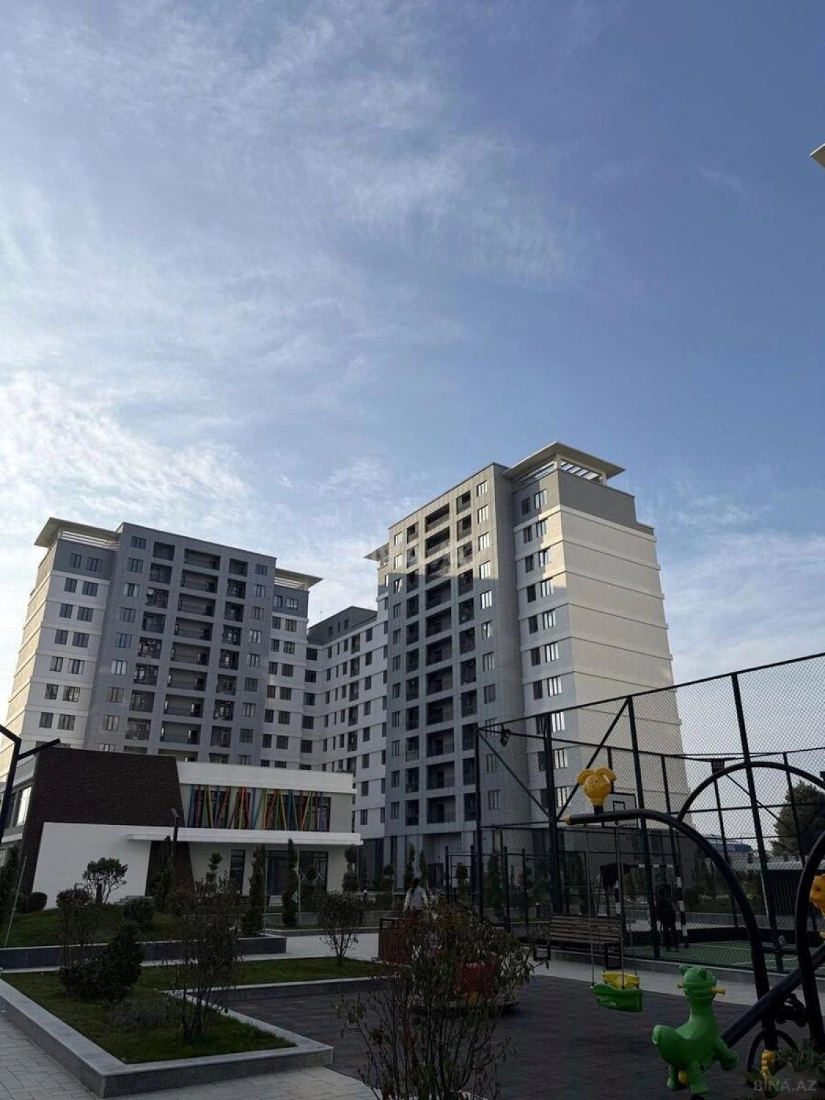 Satılır 3 otaqlı mənzil 105.5 m²