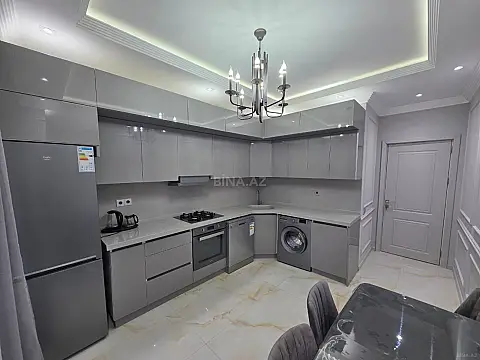 Kirayə verilir 2 otaqlı mənzil 98 m²