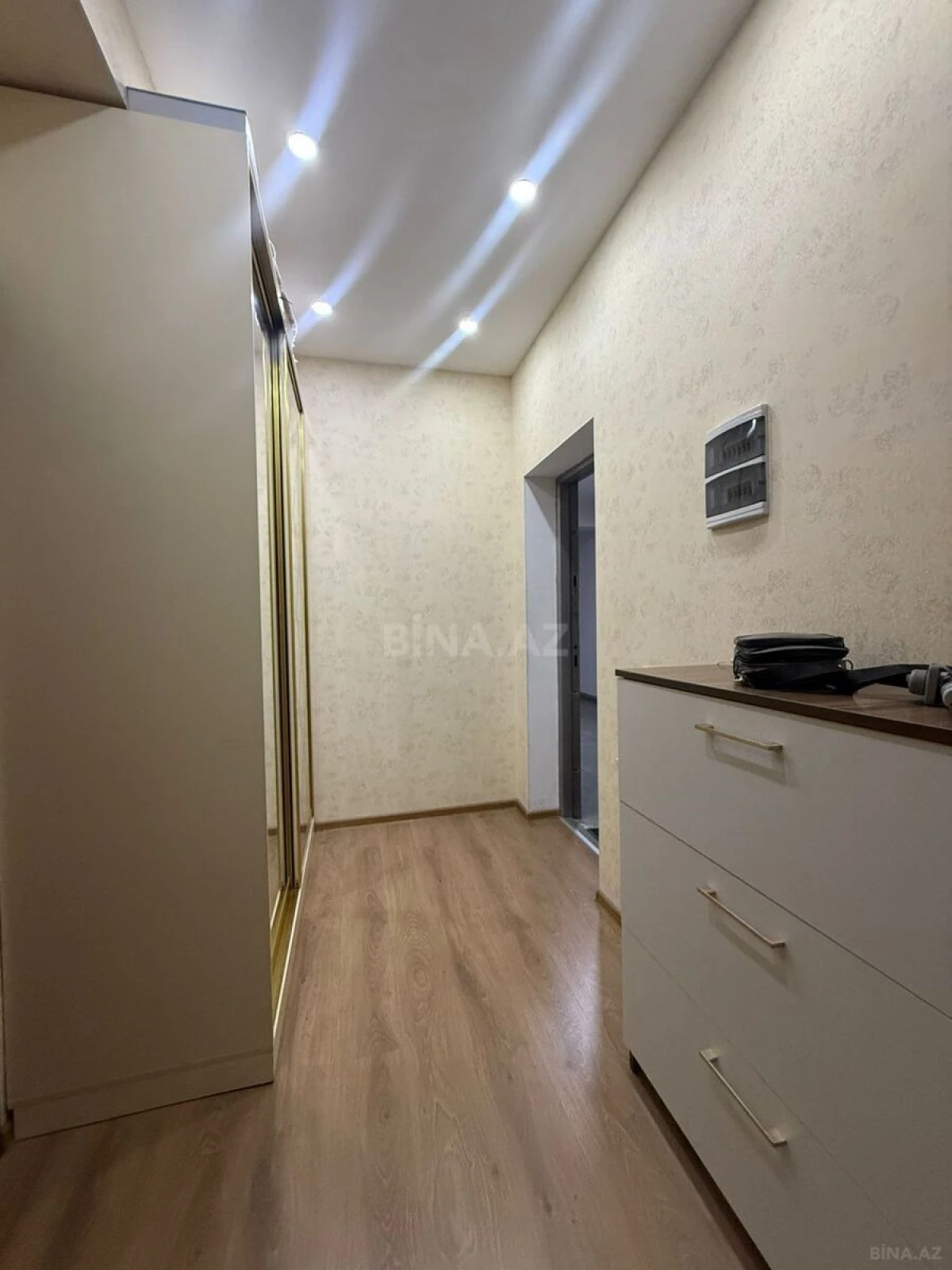 Satılır 2 otaqlı mənzil 55 m²
