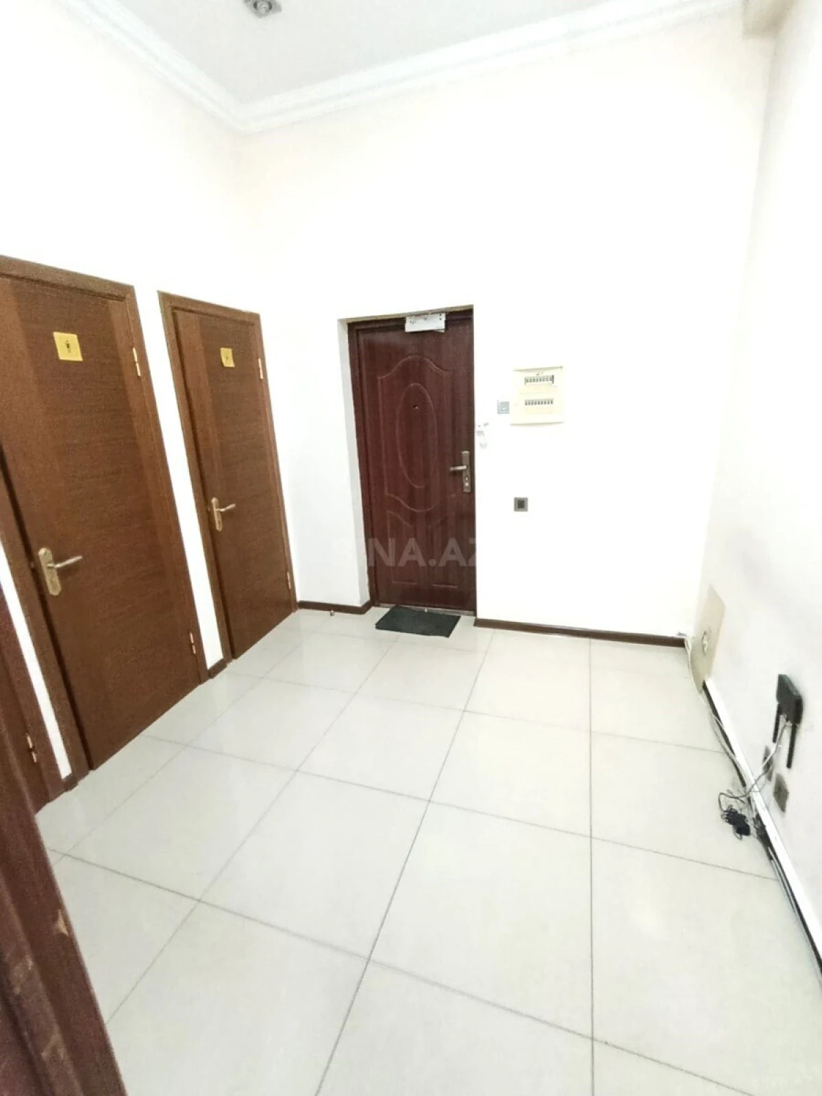 Satılır 4 otaqlı mənzil 140 m²