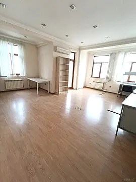Satılır 4 otaqlı mənzil 140 m² — Bakı 4 otaq 140.00 m²