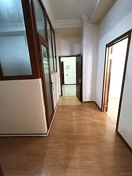 Satılır 4 otaqlı mənzil 140 m²