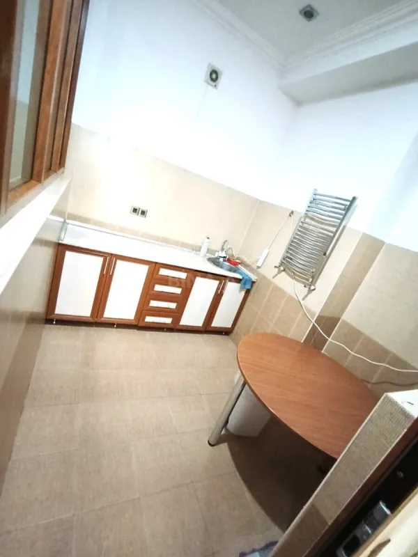 Satılır 4 otaqlı mənzil 140 m²