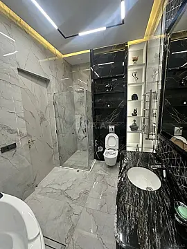 Kirayə verilir 3 otaqlı mənzil 180 m²