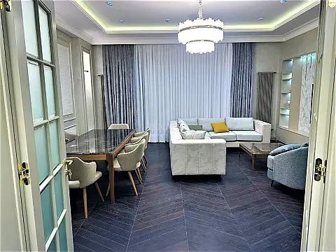 Kirayə verilir 3 otaqlı mənzil 180 m²