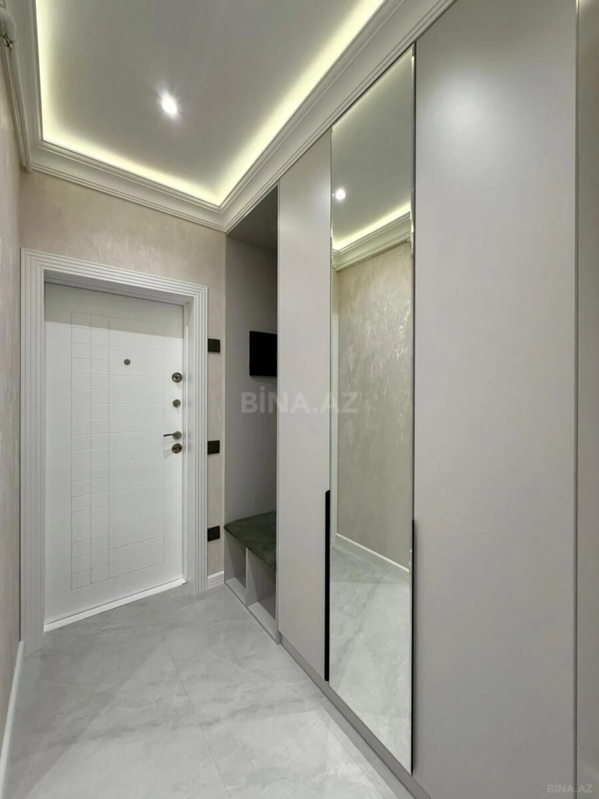 Satılır 3 otaqlı mənzil 120 m²
