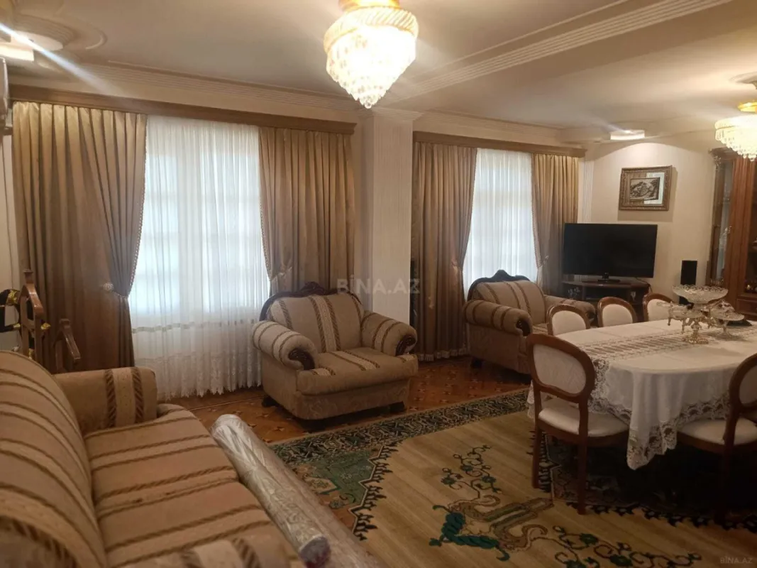 Satılır 5 otaqlı mənzil 145 m²