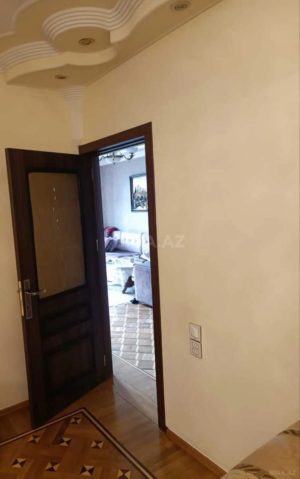 Satılır 5 otaqlı mənzil 145 m²