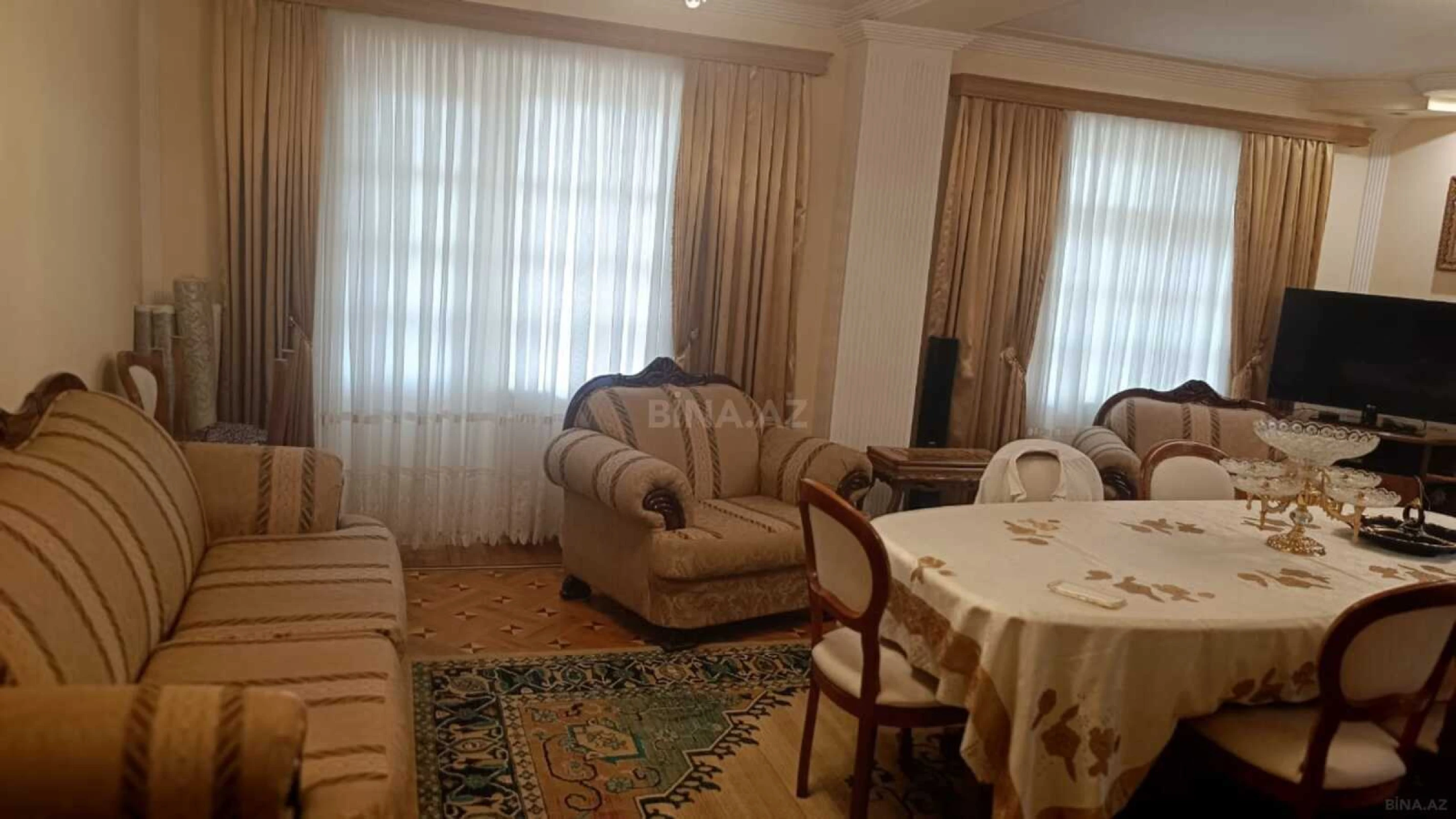 Satılır 5 otaqlı mənzil 145 m²
