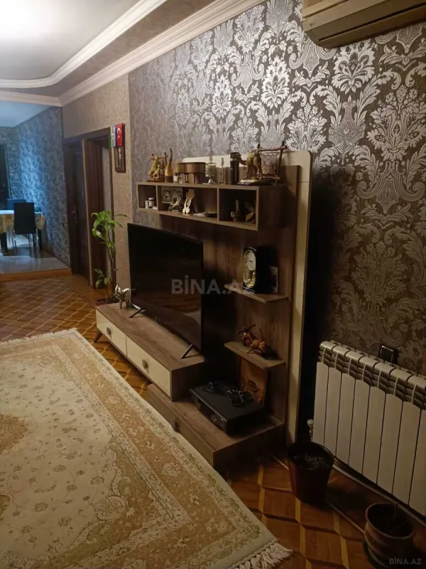 Satılır 5 otaqlı mənzil 145 m²