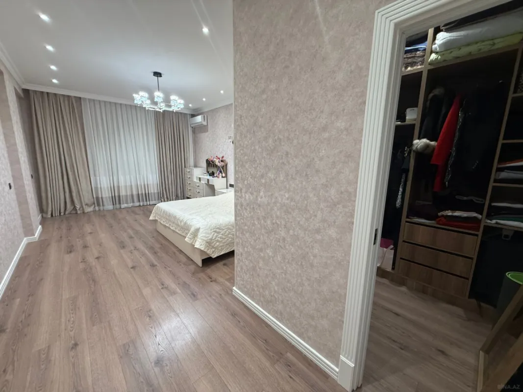 Satılır 3 otaqlı mənzil 138 m²