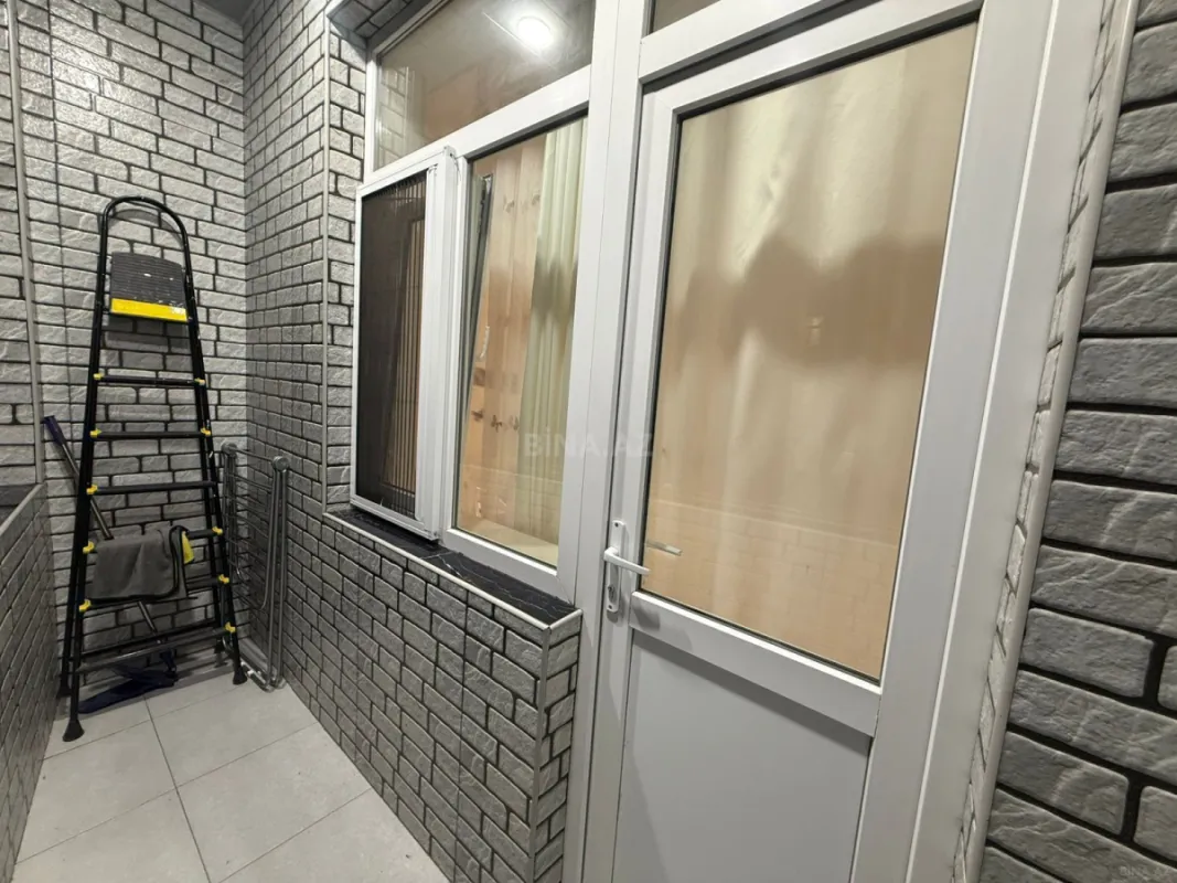 Satılır 3 otaqlı mənzil 138 m²