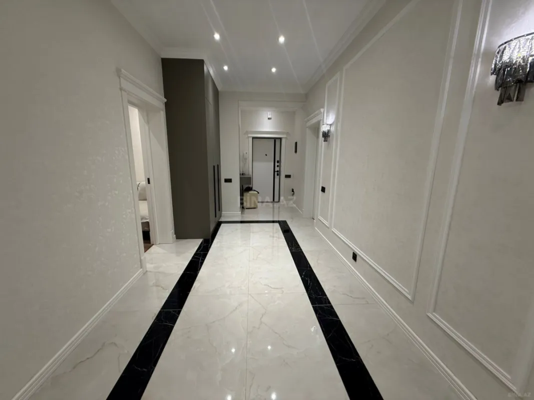 Satılır 3 otaqlı mənzil 138 m²