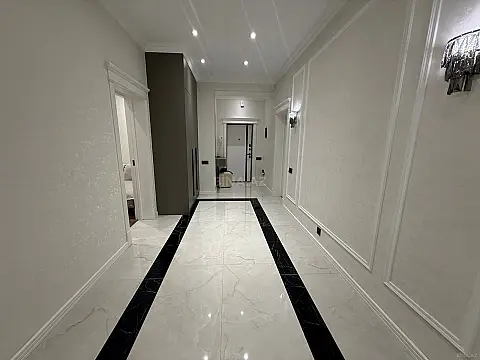 Satılır 3 otaqlı mənzil 138 m²