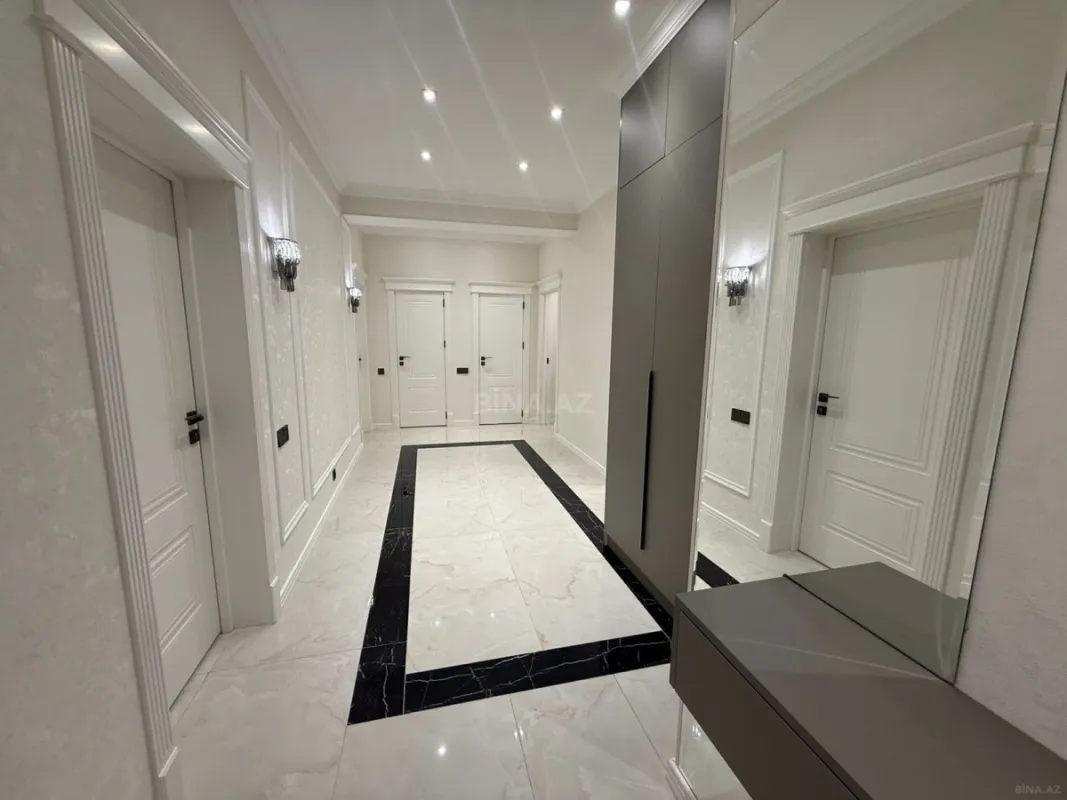 Satılır 3 otaqlı mənzil 138 m²