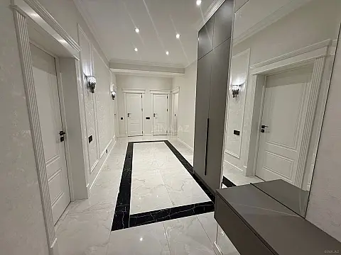 Satılır 3 otaqlı mənzil 138 m²