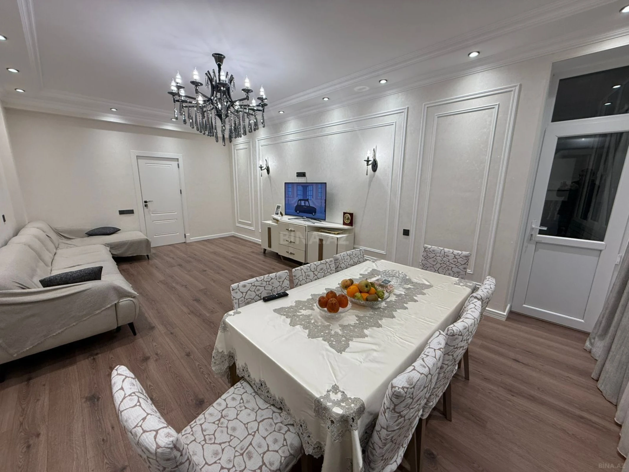 Satılır 3 otaqlı mənzil 138 m²