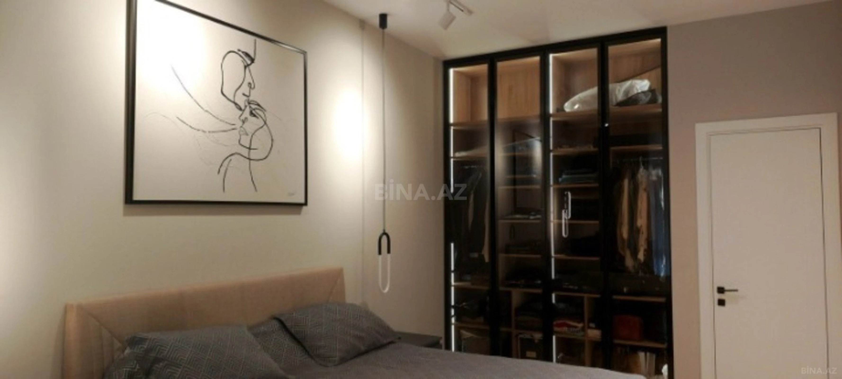 Satılır 3 otaqlı mənzil 130 m²