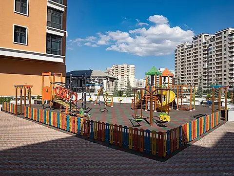 Satılır 3 otaqlı mənzil 130 m²