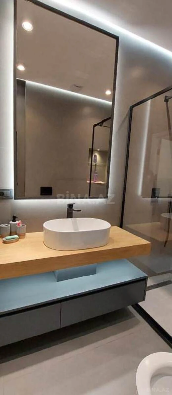 Satılır 3 otaqlı mənzil 130 m²