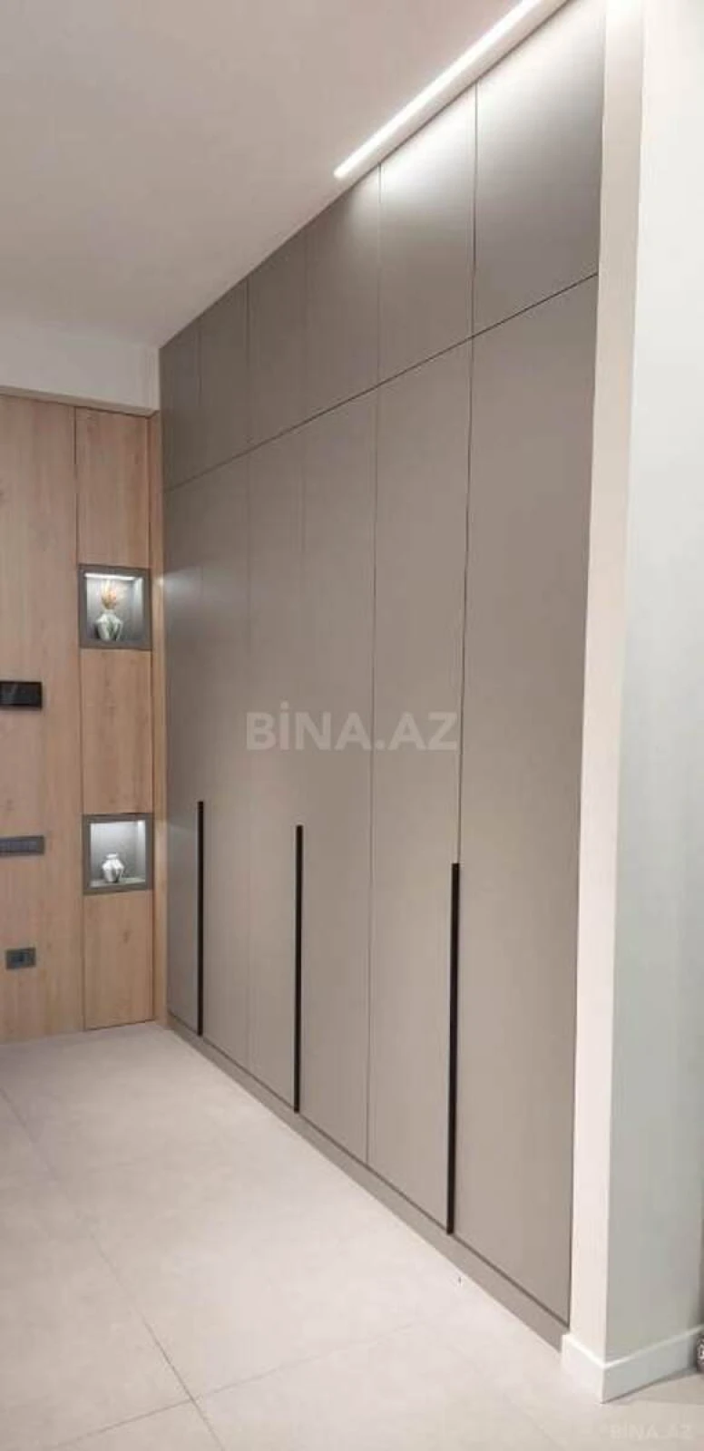 Satılır 3 otaqlı mənzil 130 m²