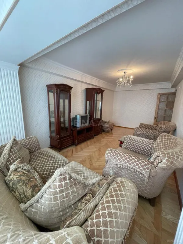 Kirayə verilir 3 otaqlı mənzil 70 m²