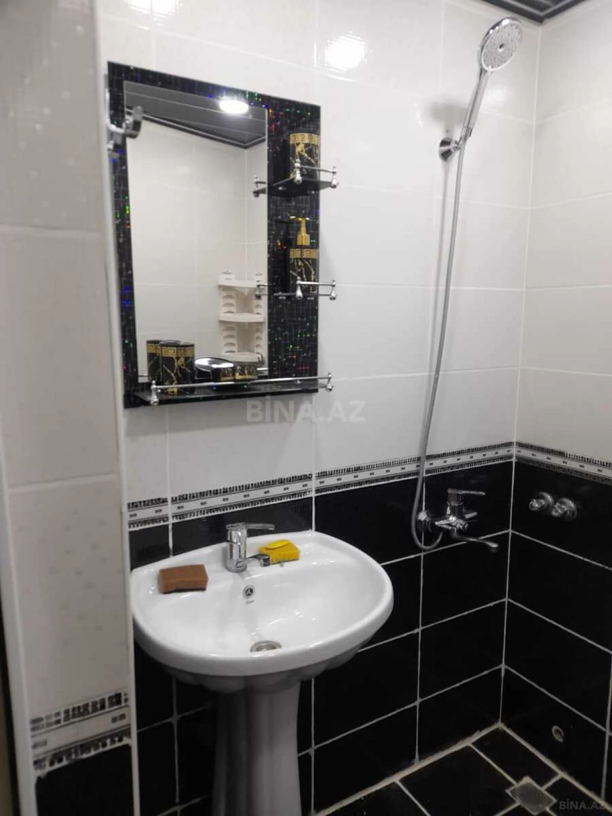 Kirayə verilir 3 otaqlı mənzil 105 m²