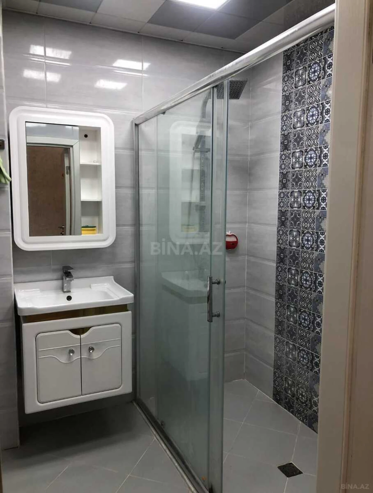 Kirayə verilir 3 otaqlı mənzil 110 m²