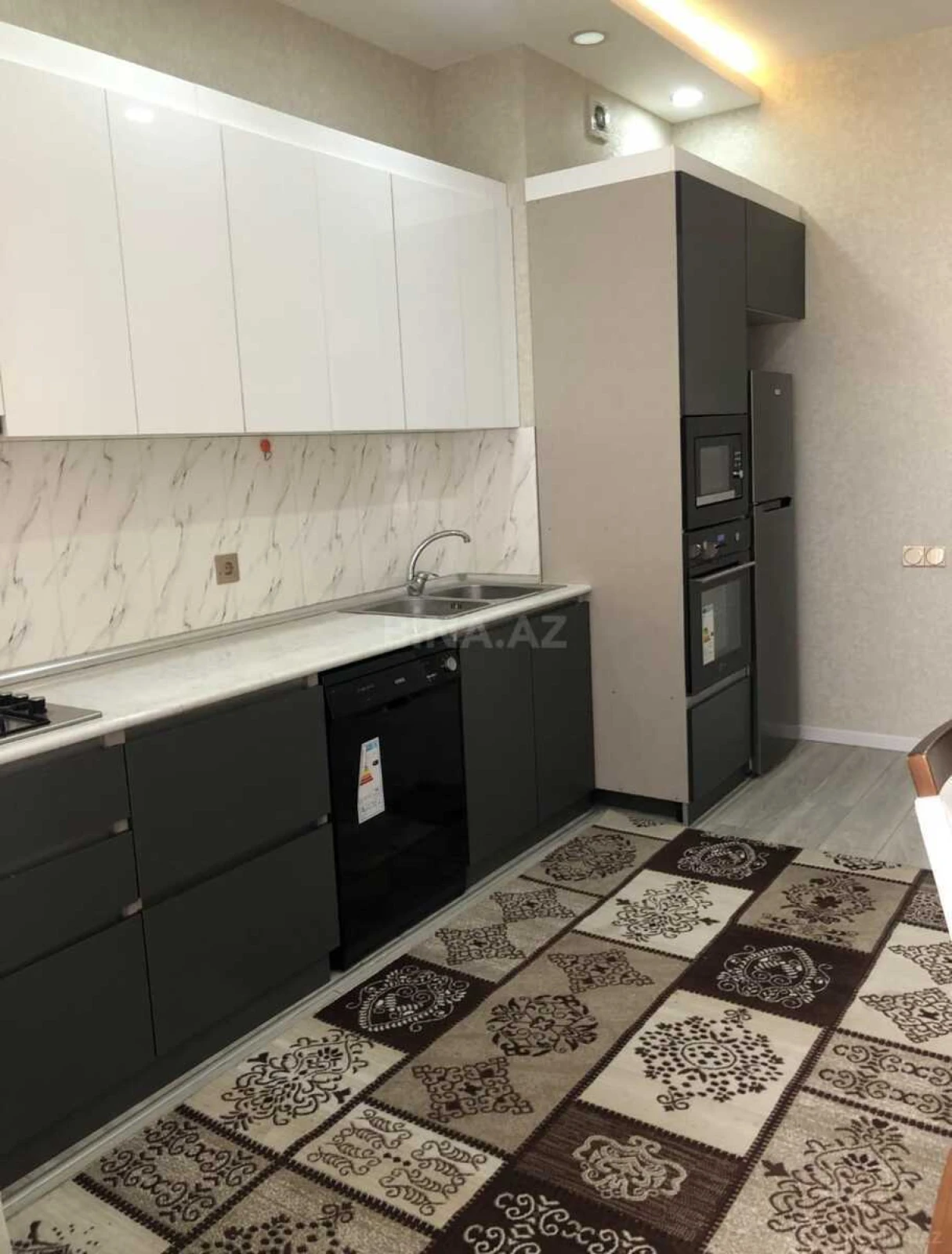 Kirayə verilir 3 otaqlı mənzil 110 m²