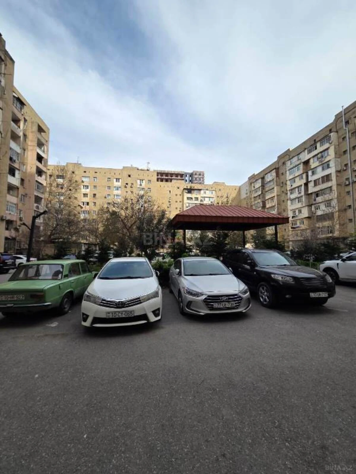 Satılır 2 otaqlı mənzil 110 m²