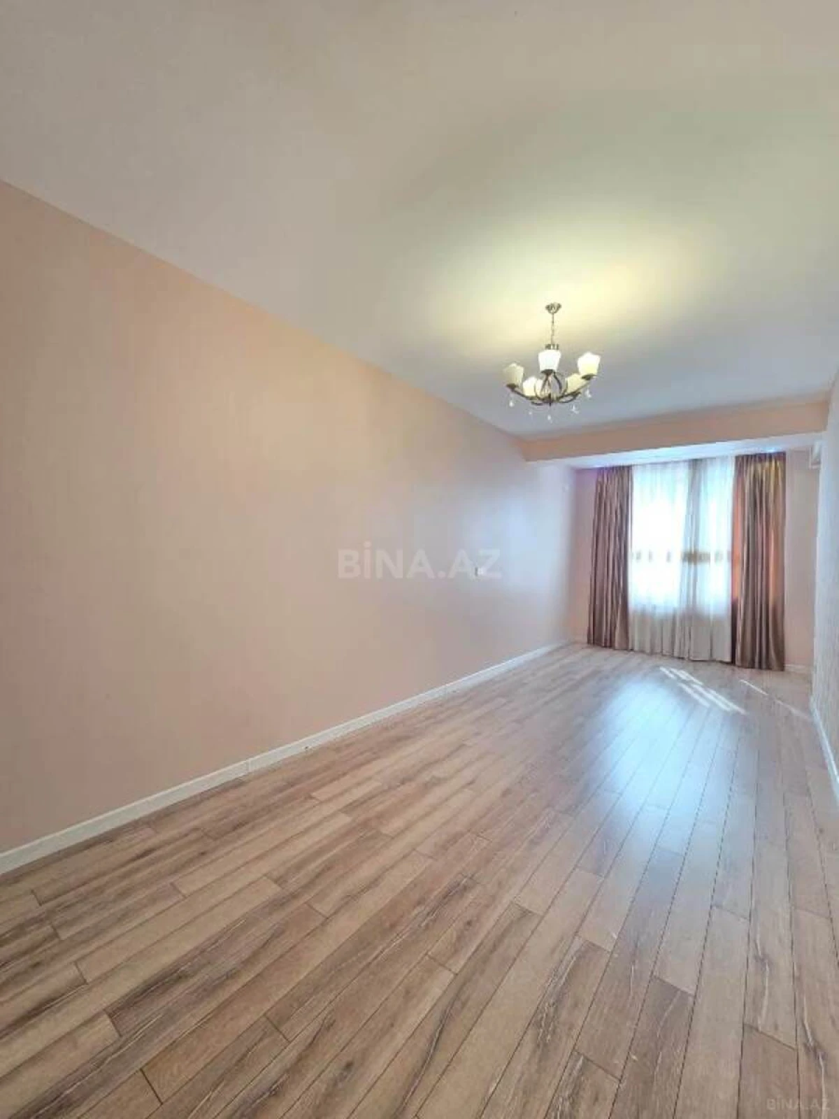 Satılır 2 otaqlı mənzil 110 m²