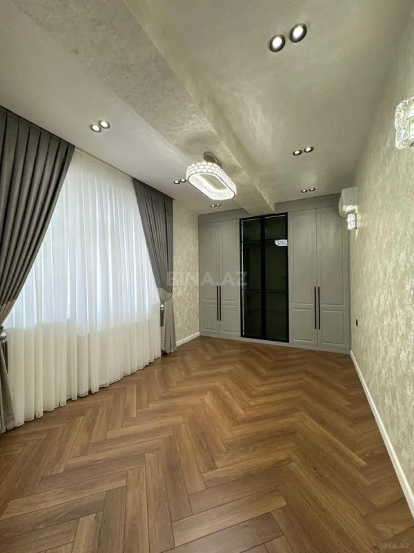 Satılır 3 otaqlı mənzil 105 m²
