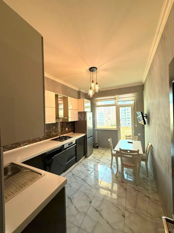 Satılır 3 otaqlı mənzil 116 m²
