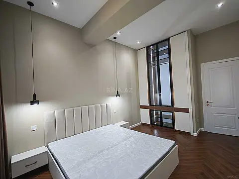 Satılır 3 otaqlı mənzil 130 m²
