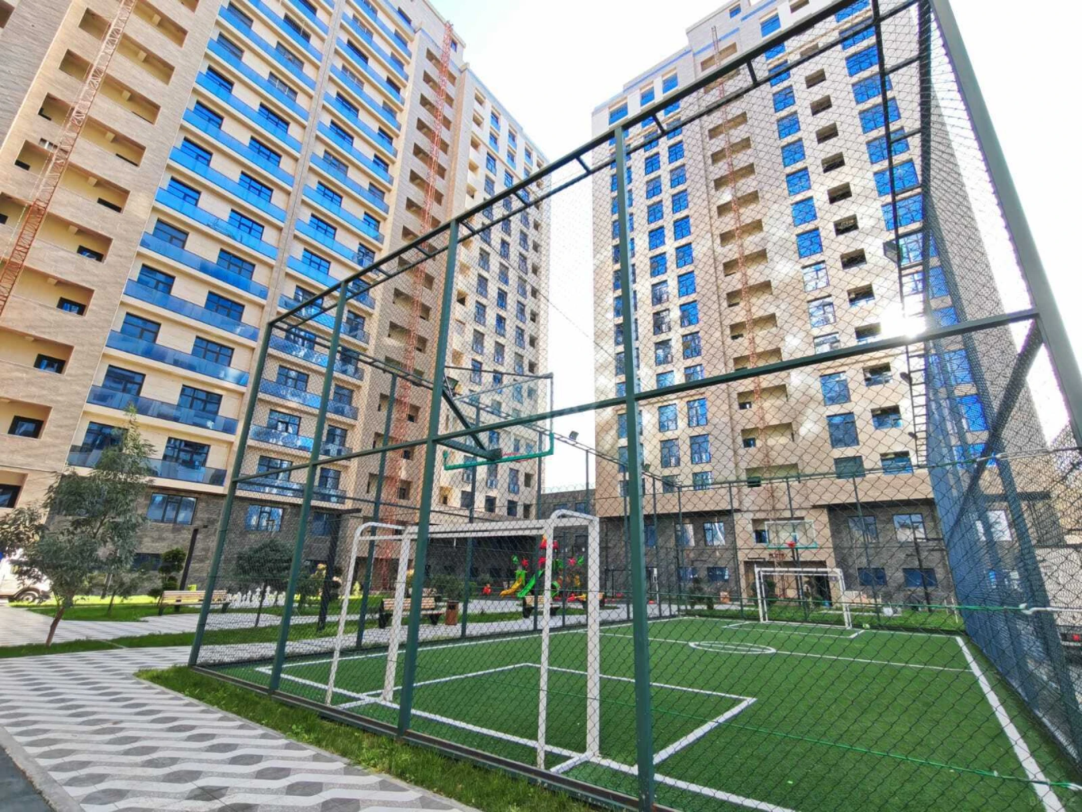 Satılır 3 otaqlı mənzil 130 m²