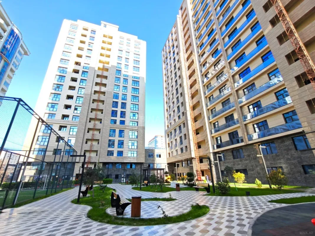 Satılır 3 otaqlı mənzil 130 m²